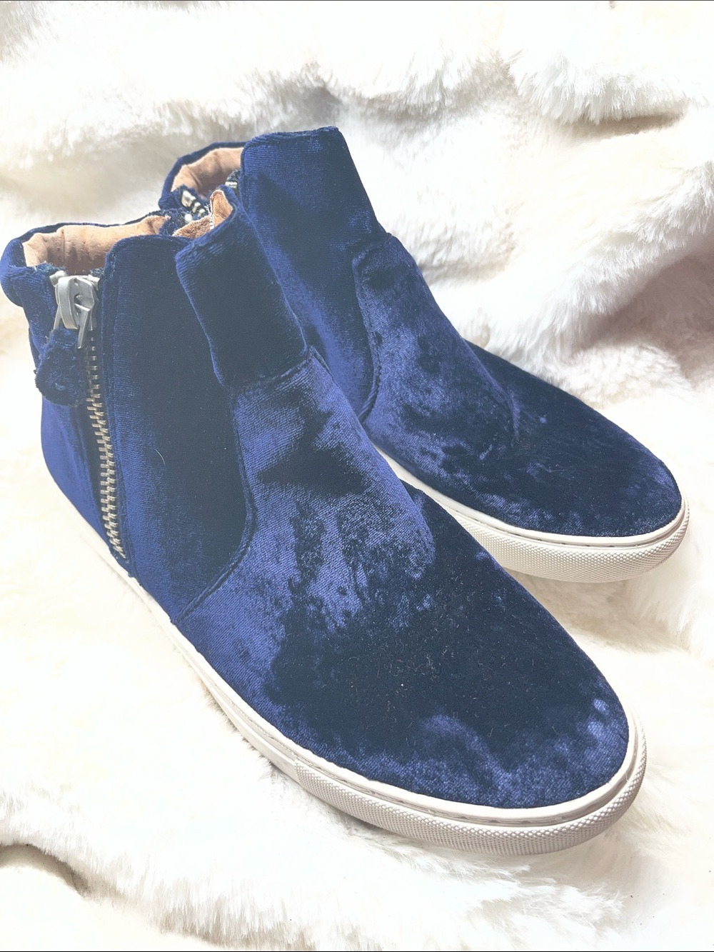 gentle souls Men's Navy Velvet Zip-Trim Slip-On Sneakers